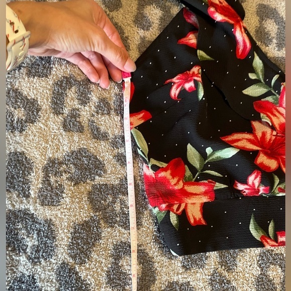 M Guess Crop Top Red Lily Flower - Picture 14 of 16